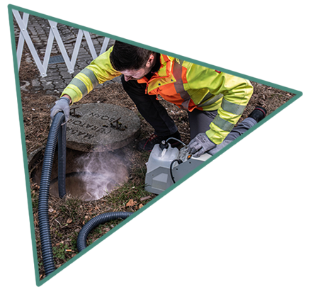 Berauchung einer Kanalleitung wegen schlechtem Geruch in der Toilette.